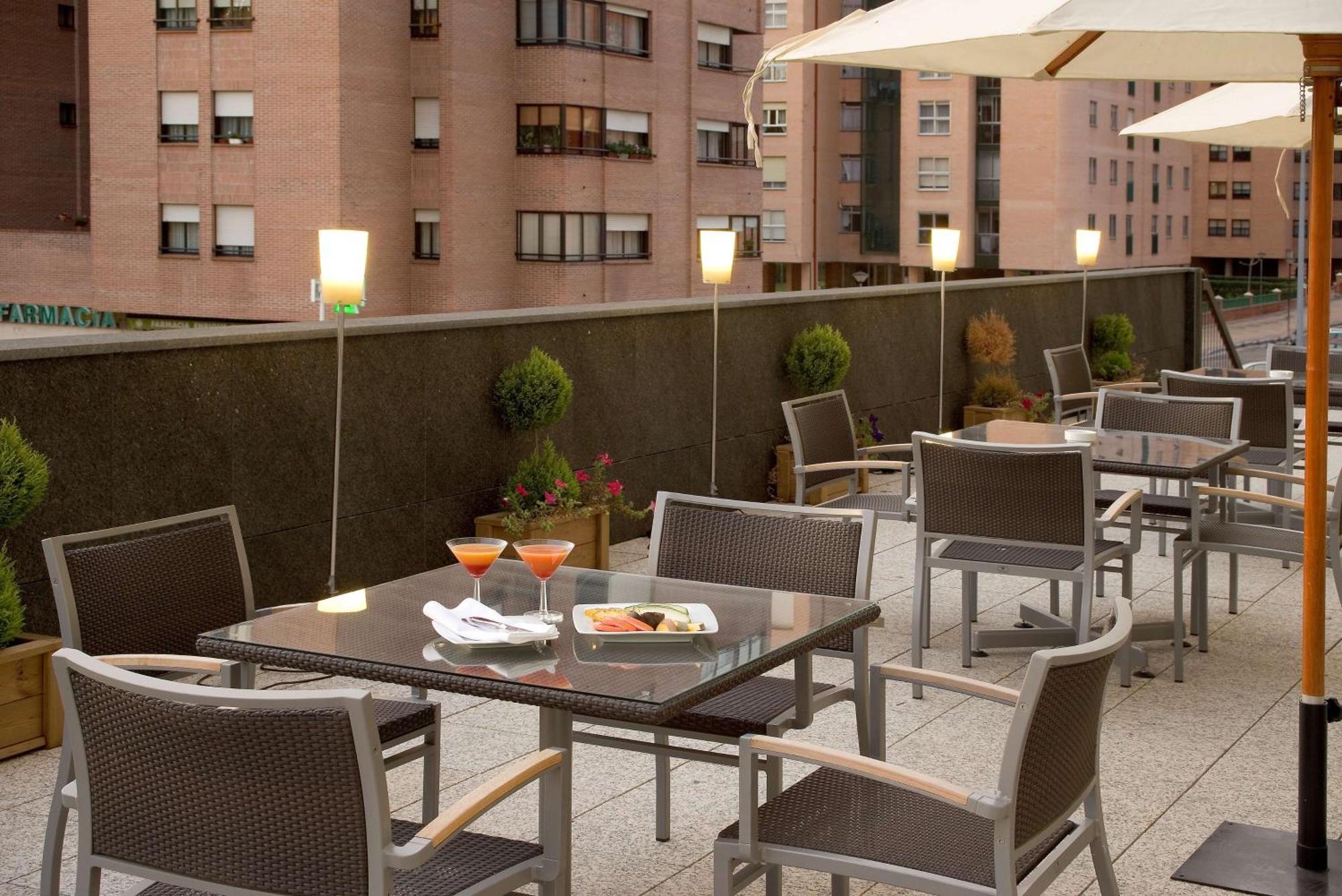 Nh Valladolid Balago Екстер'єр фото